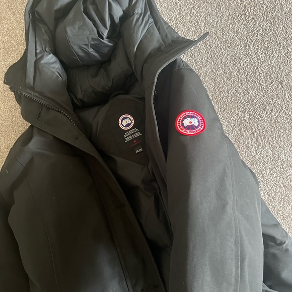 Canada Goose Jacket - Picture 4 of 8